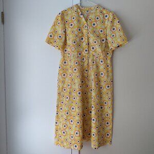 Amish Mennonite Cape Dress 39.5"B 35"W Yellow Flowers
